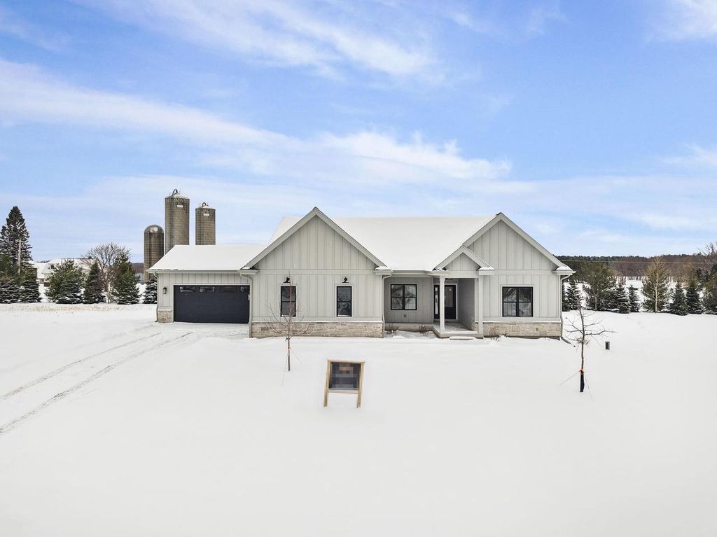 Photo of 515 Morning Cove CIRCLE, Verona, WI 53593 (MLS # 2014663)