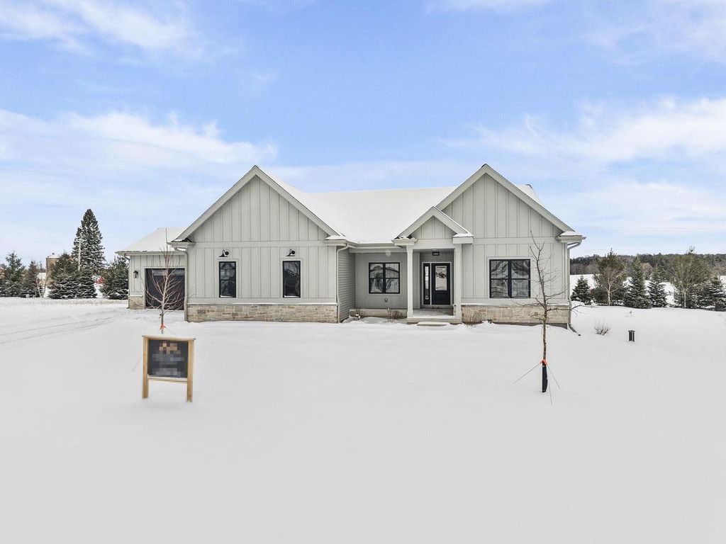 Photo of 515 Morning Cove CIRCLE, Verona, WI 53593 (MLS # 2014663)