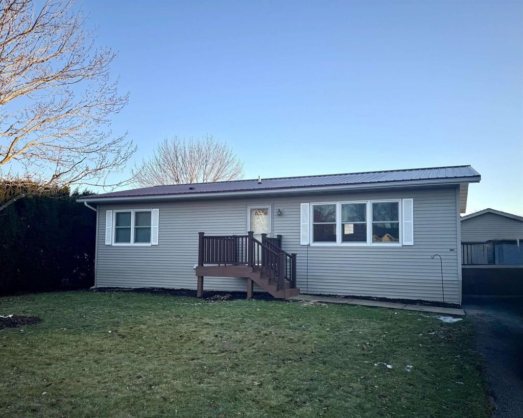 Photo of 1700 E Fowler STREET, Prairie Du Chien, WI 53821 (MLS # 2014060)