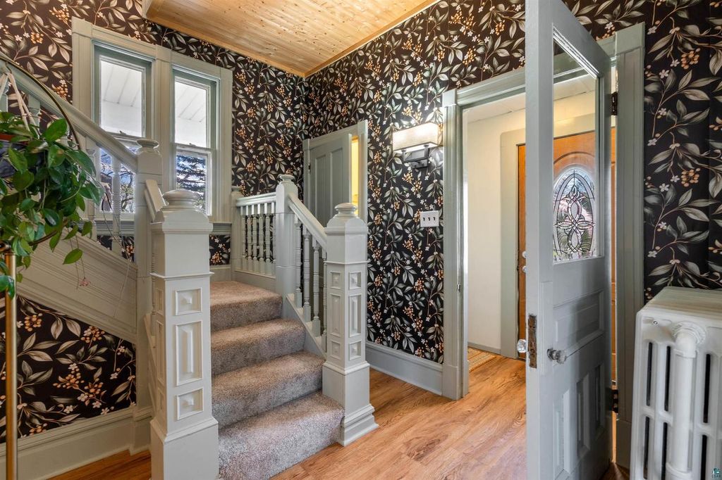 Photo of 103 E 7th STREET, Superior, WI 54880 (MLS # 6125443)