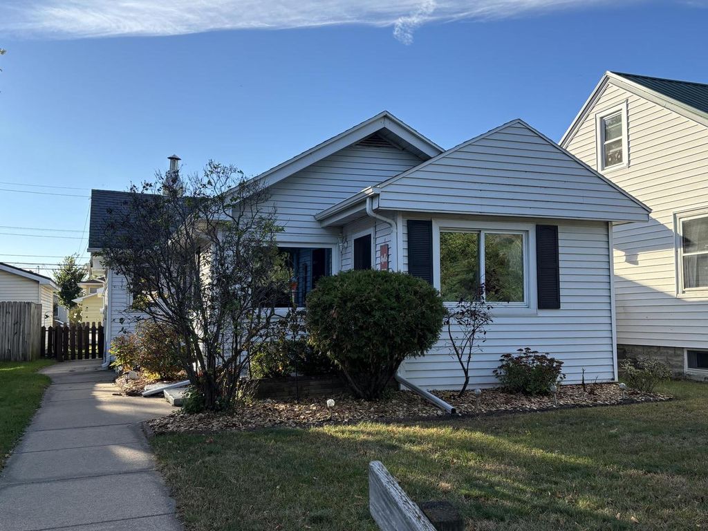 Photo of 767 Losey BOULEVARD NORTH BOULEVARD N, La Crosse, WI 54601 (MLS # 1939250)