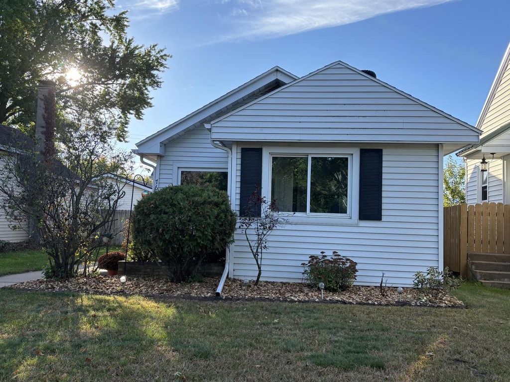 Photo of 767 Losey BOULEVARD NORTH BOULEVARD N, La Crosse, WI 54601 (MLS # 1939250)