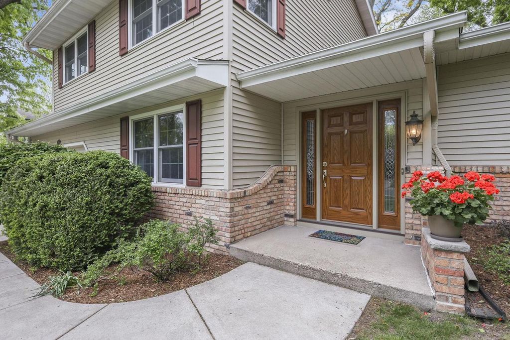 Photo of 306 Acadia DRIVE, Madison, WI 53717 (MLS # 2022371)