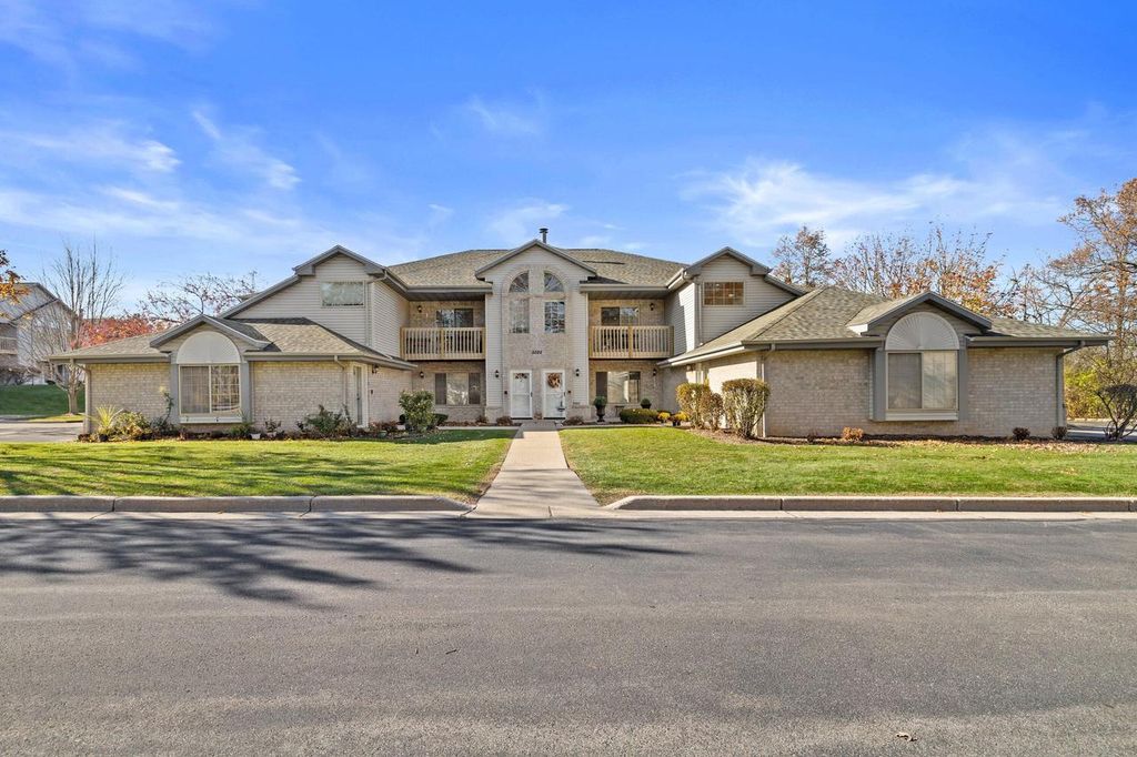 Photo of 9322 W Loomis ROAD #4, Franklin, WI 53132 (MLS # 1943438)