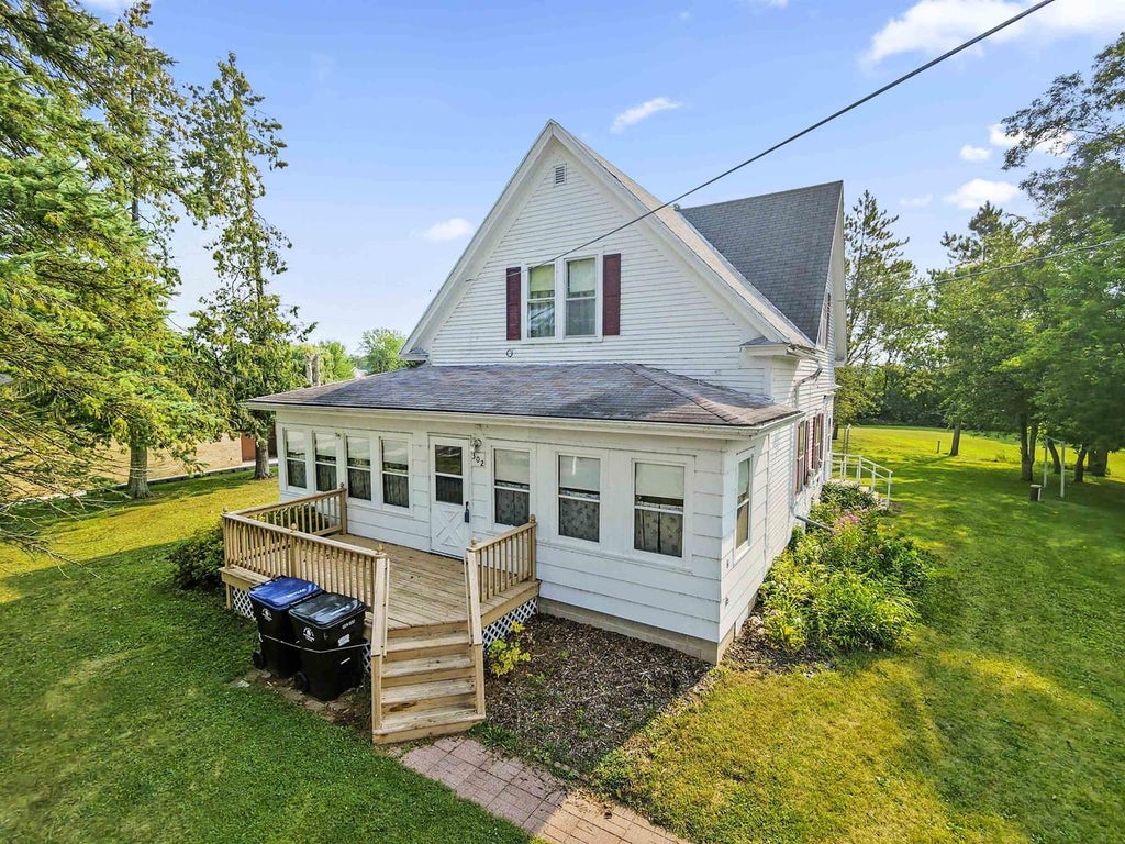 Photo of 302 S Zachow STREET, Cecil, WI 54111 (MLS # 50330566)