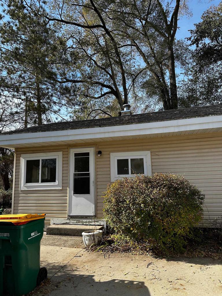 Photo of 1300 W Happy Hollow ROAD, Janesville, WI 53546 (MLS # 2031088)