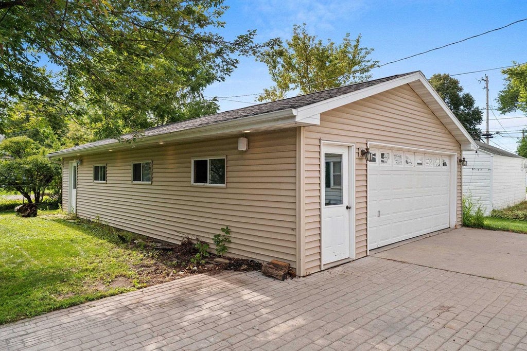 Photo of 706 Roy AVENUE, Green Bay, WI 54303 (MLS # 50331826)