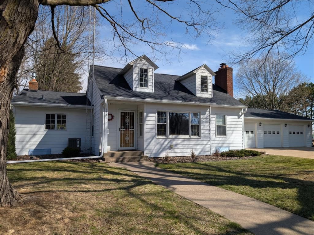 Photo of 1521 6th AVENUE, Menomonie, WI 54751 (MLS # 1600091)