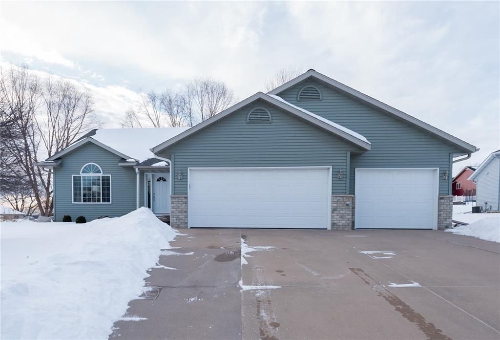 Photo of 3012 West Ridge DRIVE, Eau Claire, WI 54703 (MLS # 1598175)