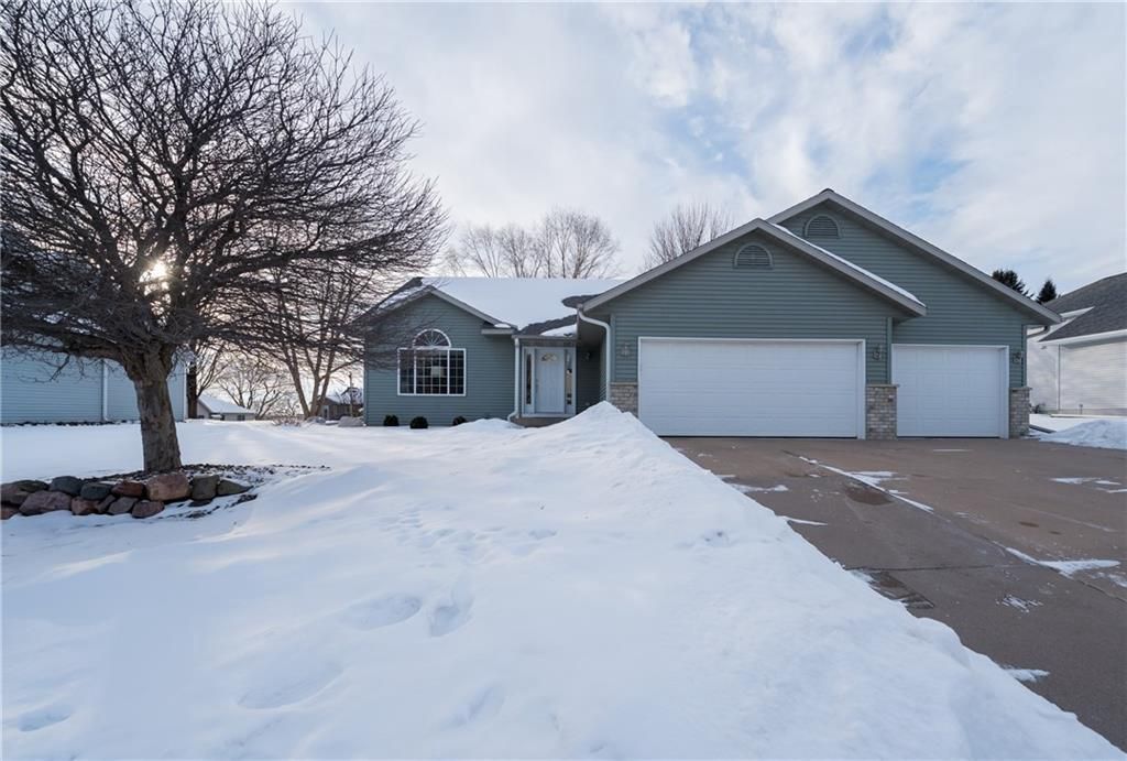 Photo of 3012 West Ridge DRIVE, Eau Claire, WI 54703 (MLS # 1598175)