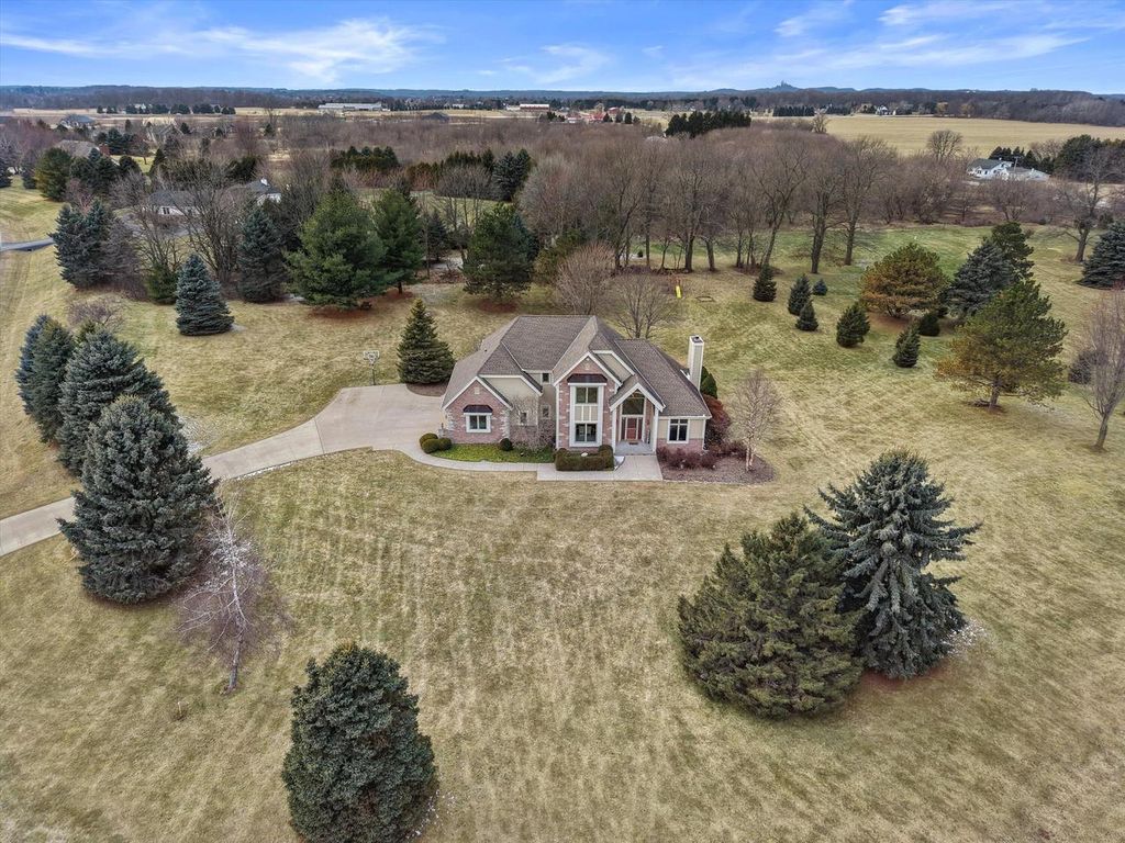 Photo of 851 Ravine Ridge DRIVE, Colgate, WI 53017 (MLS # 1952224)