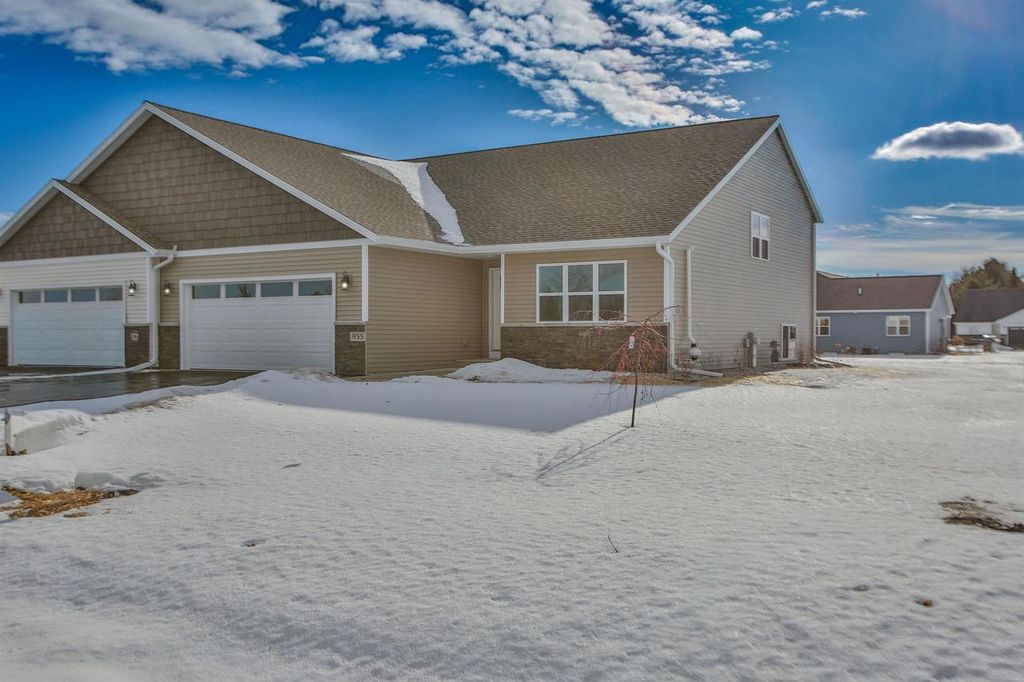 Photo of 2107 S Ironwood AVENUE #GR42, Marshfield, WI 54449 (MLS # 22601261)