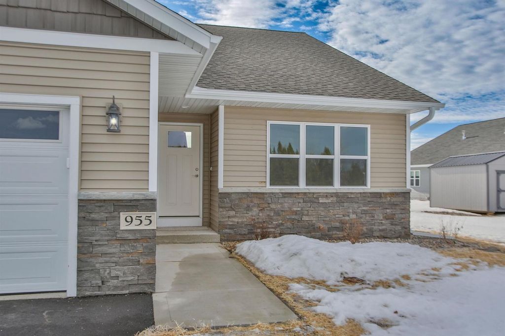 Photo of 2107 S Ironwood AVENUE #GR42, Marshfield, WI 54449 (MLS # 22601261)