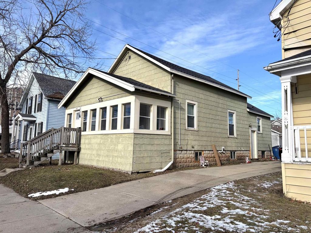 Photo of 504 Ceape AVENUE, Oshkosh, WI 54901 (MLS # 50319869)