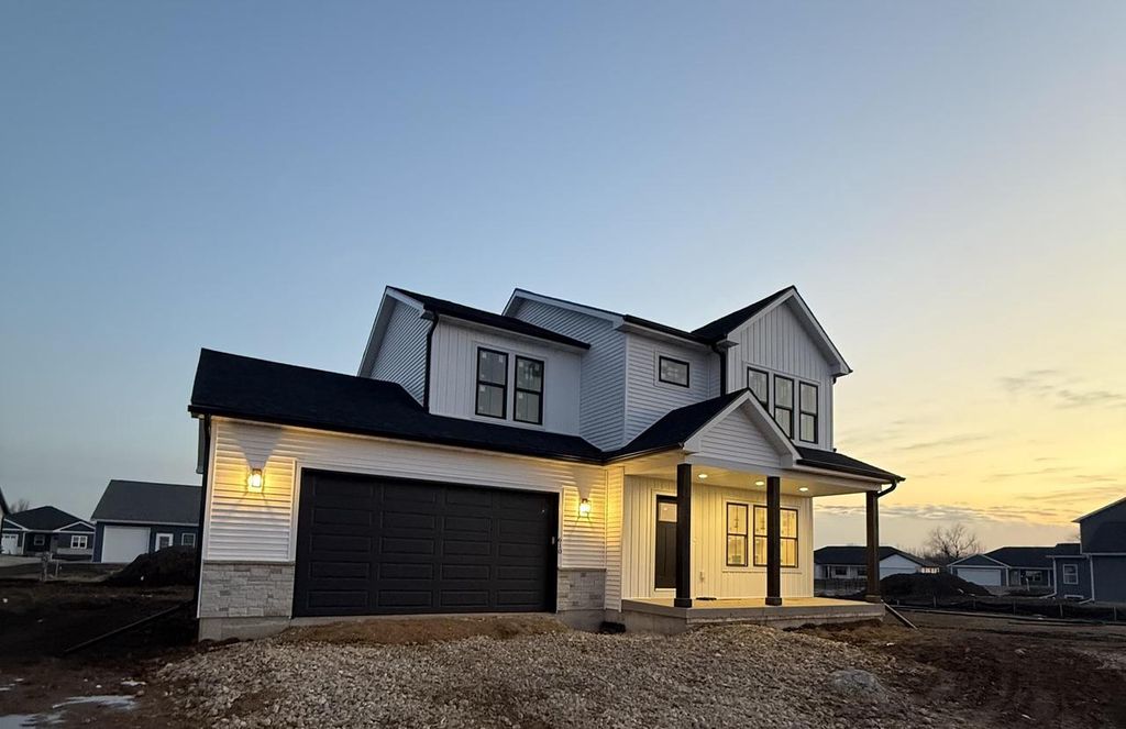 Photo of 610 Clemens DRIVE, Arlington, WI 53911 (MLS # 2012216)