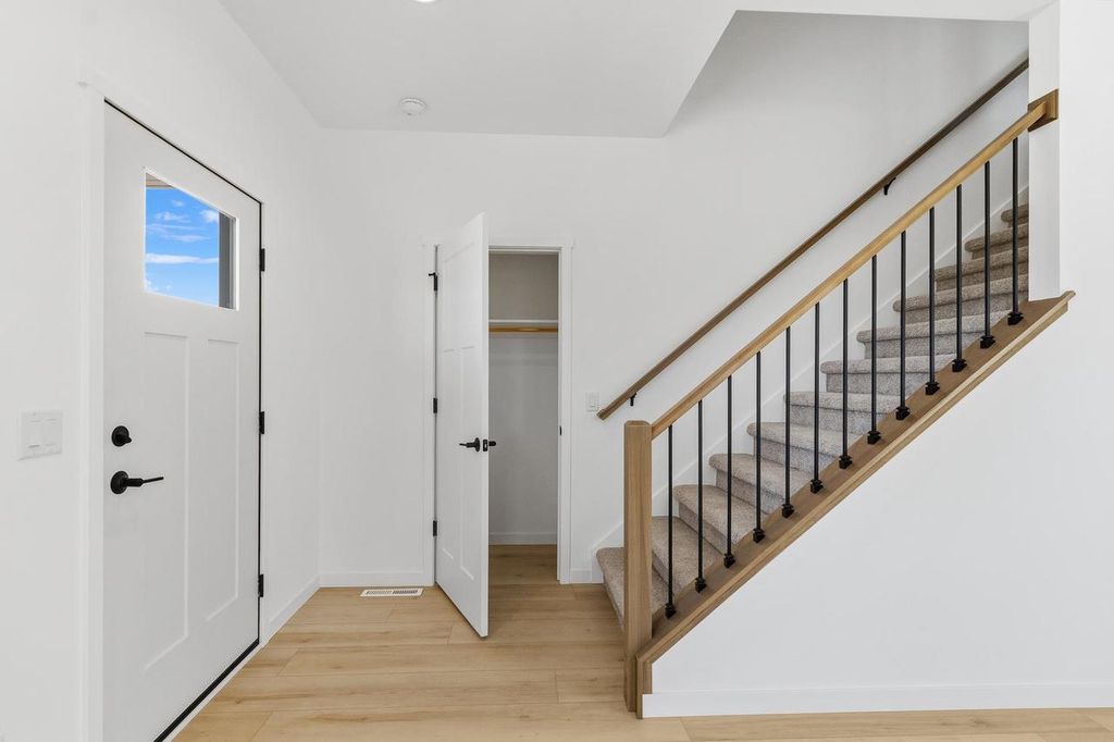 Photo of 610 Clemens DRIVE, Arlington, WI 53911 (MLS # 2012216)