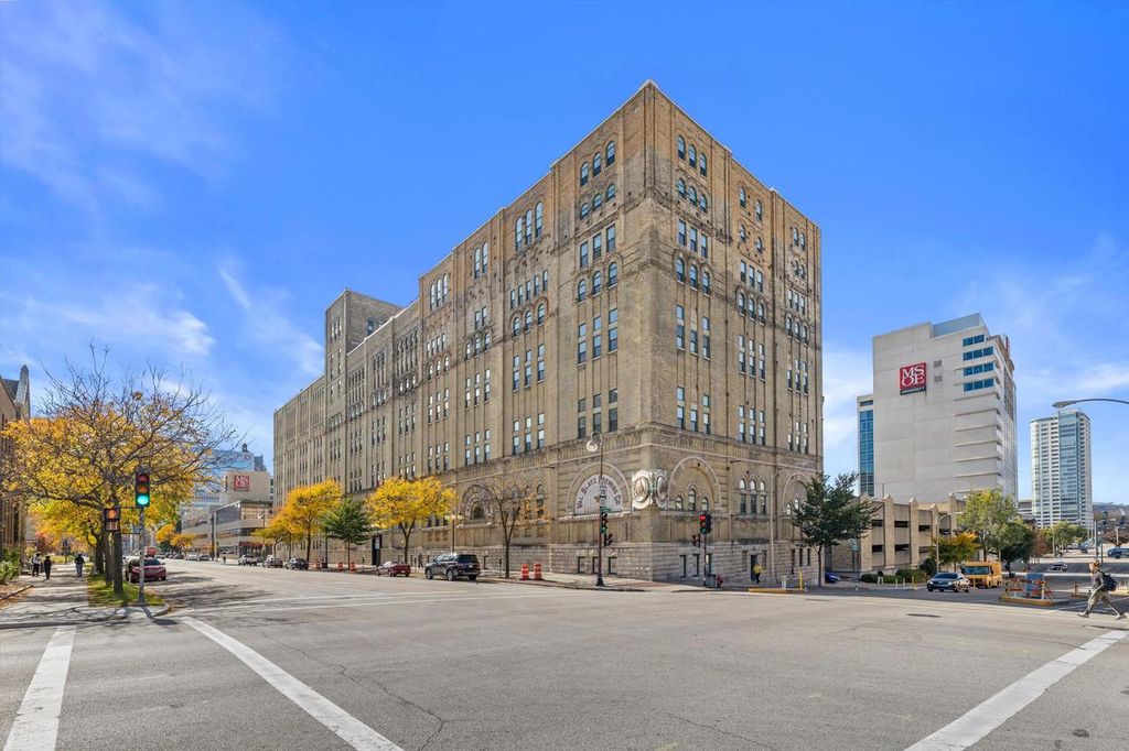 Photo of 270 E Highland AVENUE #715, Milwaukee, WI 53202 (MLS # 1940967)