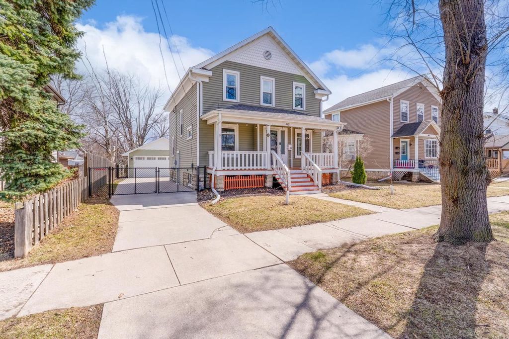 Photo of 419 S Clay STREET, Green Bay, WI 54301 (MLS # 50324457)