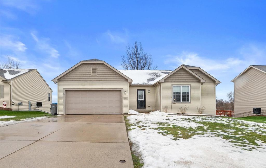 Photo of 228 W Haven DRIVE, Watertown, WI 53094 (MLS # 1945516)