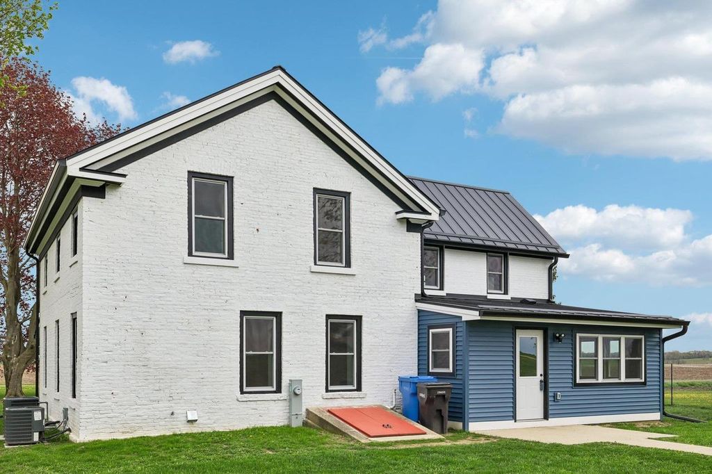 Photo of 5833 Town Hall DRIVE, Sun Prairie, WI 53590 (MLS # 2022215)