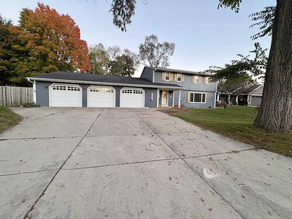 Photo of 2539 Martha AVENUE, Green Bay, WI 54301 (MLS # 50334708)
