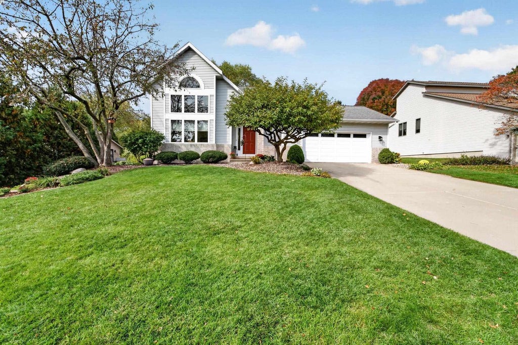 Photo of 210 Jenna DRIVE, Verona, WI 53593 (MLS # 2034698)