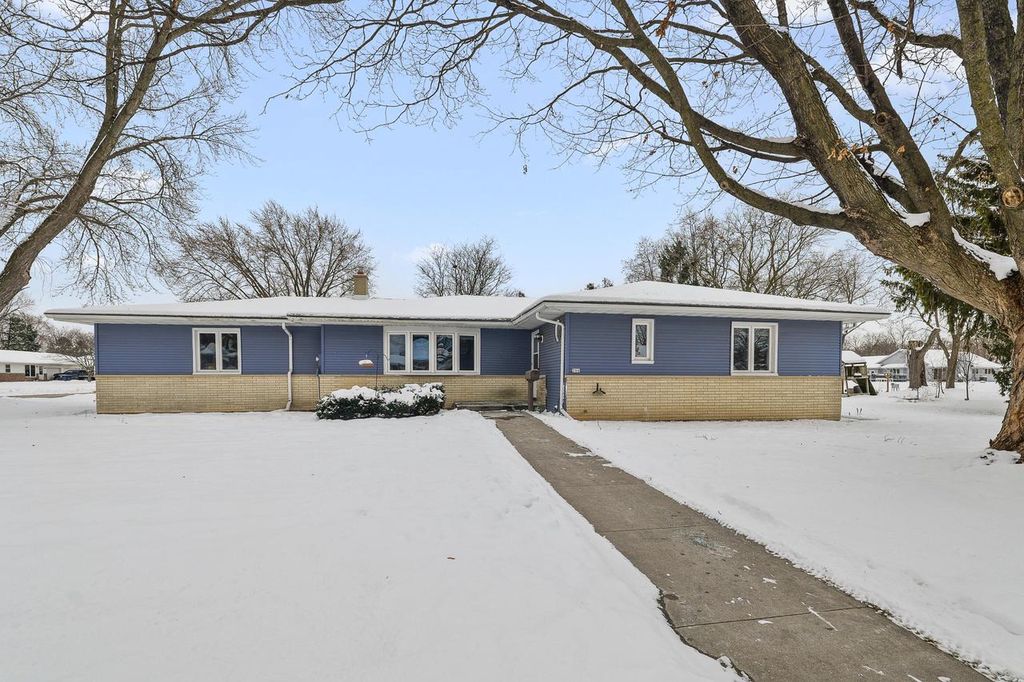 Photo of 206 South STREET, Juneau, WI 53039 (MLS # 1944885)