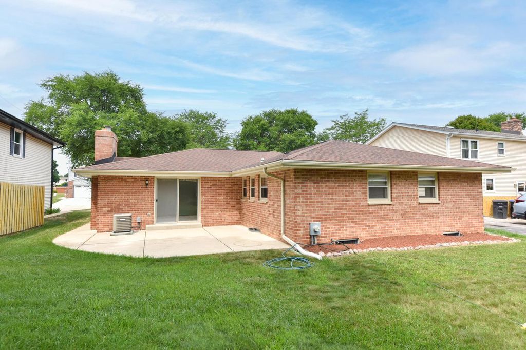 Photo of 6126 S Merrill AVENUE, Cudahy, WI 53110 (MLS # 1971780)