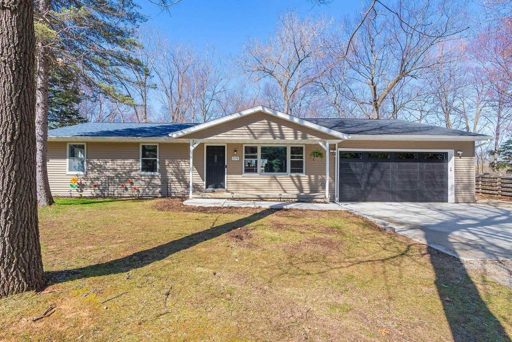 Photo of 3175 Birch ROAD, Suamico, WI 54172 (MLS # 50324103)