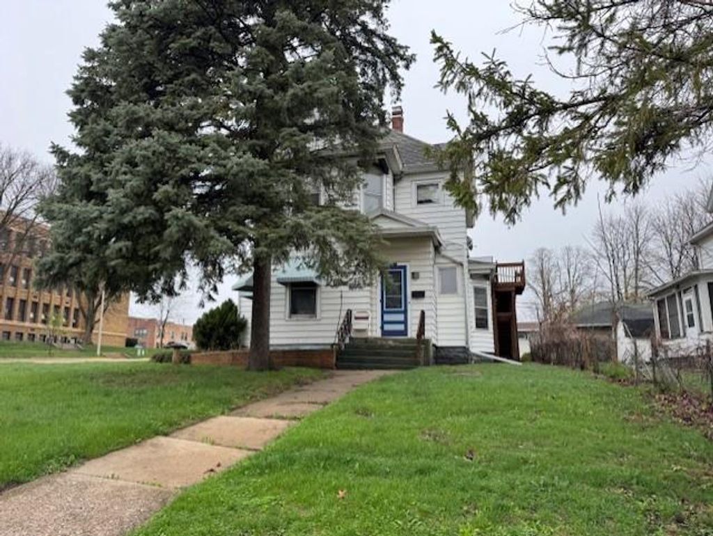 Photo of 302 Ash STREET, Baraboo, WI 53913 (MLS # 2020792)
