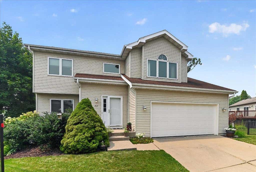 Photo of 717 Diving Hawk TRAIL, Madison, WI 53713 (MLS # 2028355)
