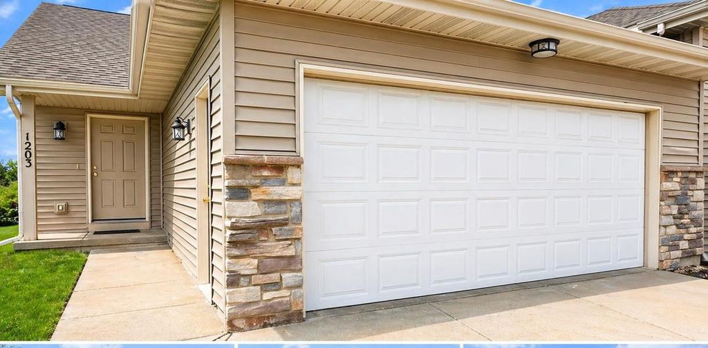 Photo of 1203 Temple DRIVE, Mount Horeb, WI 52572 (MLS # 2022087)