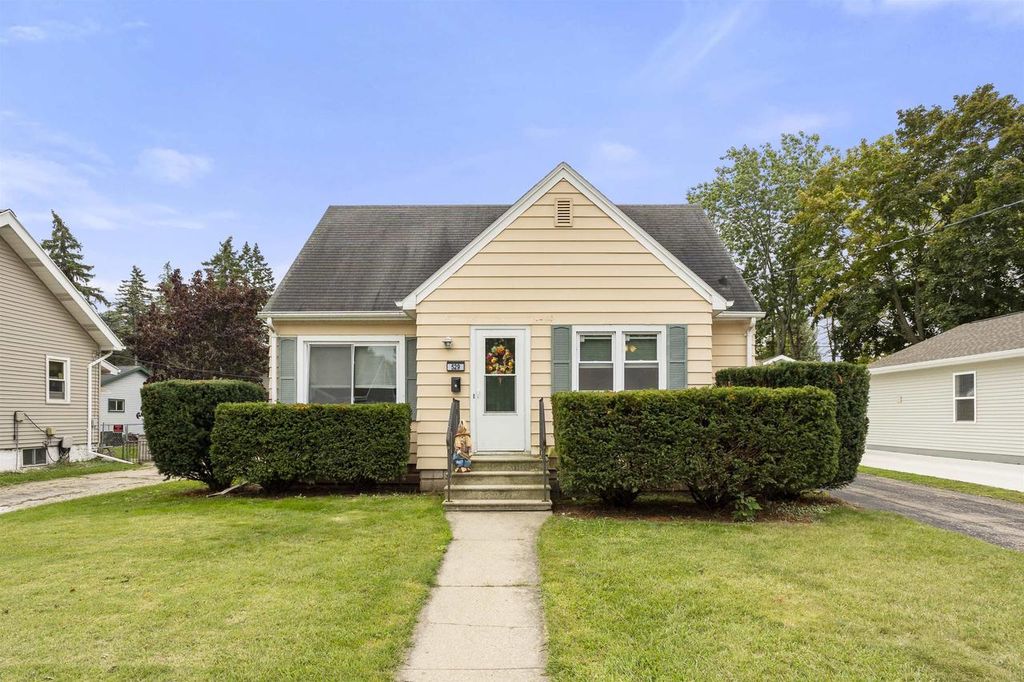 Photo of 529 Fairview AVENUE, Neenah, WI 54956 (MLS # 50315733)