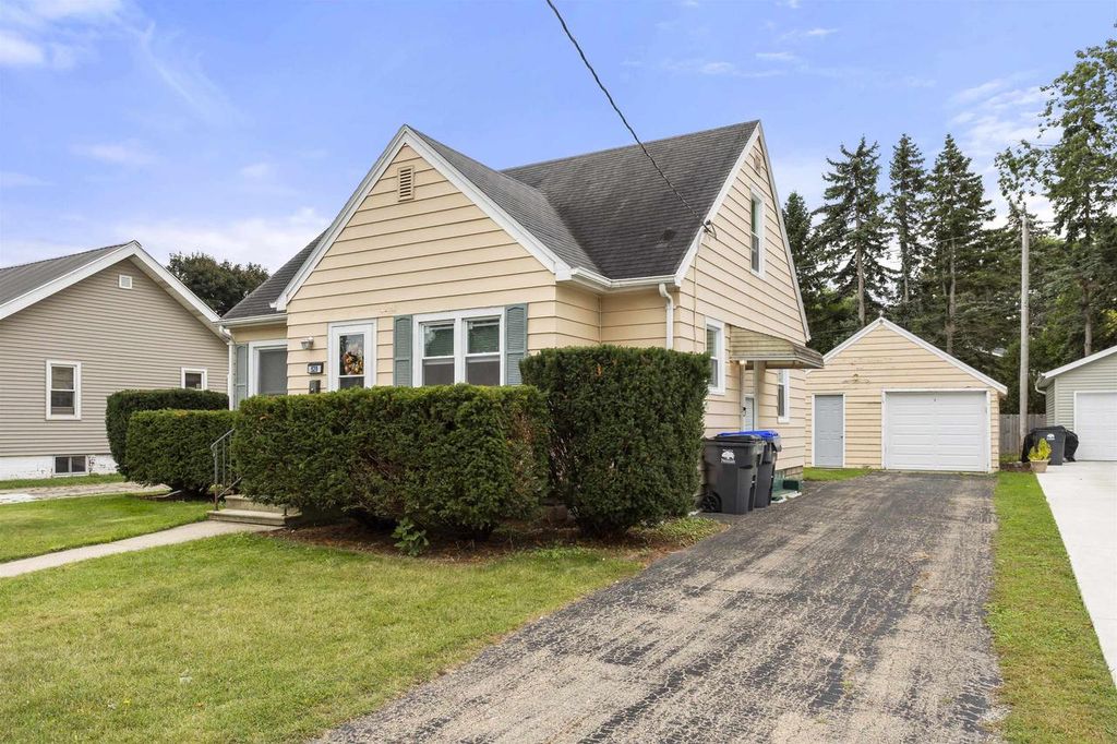 Photo of 529 Fairview AVENUE, Neenah, WI 54956 (MLS # 50315733)