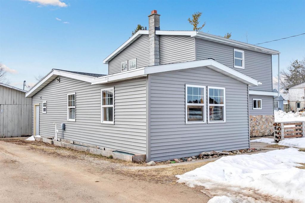 Photo of 10931 Gillett Town Hall ROAD, Gillett, WI 54124 (MLS # 50322967)