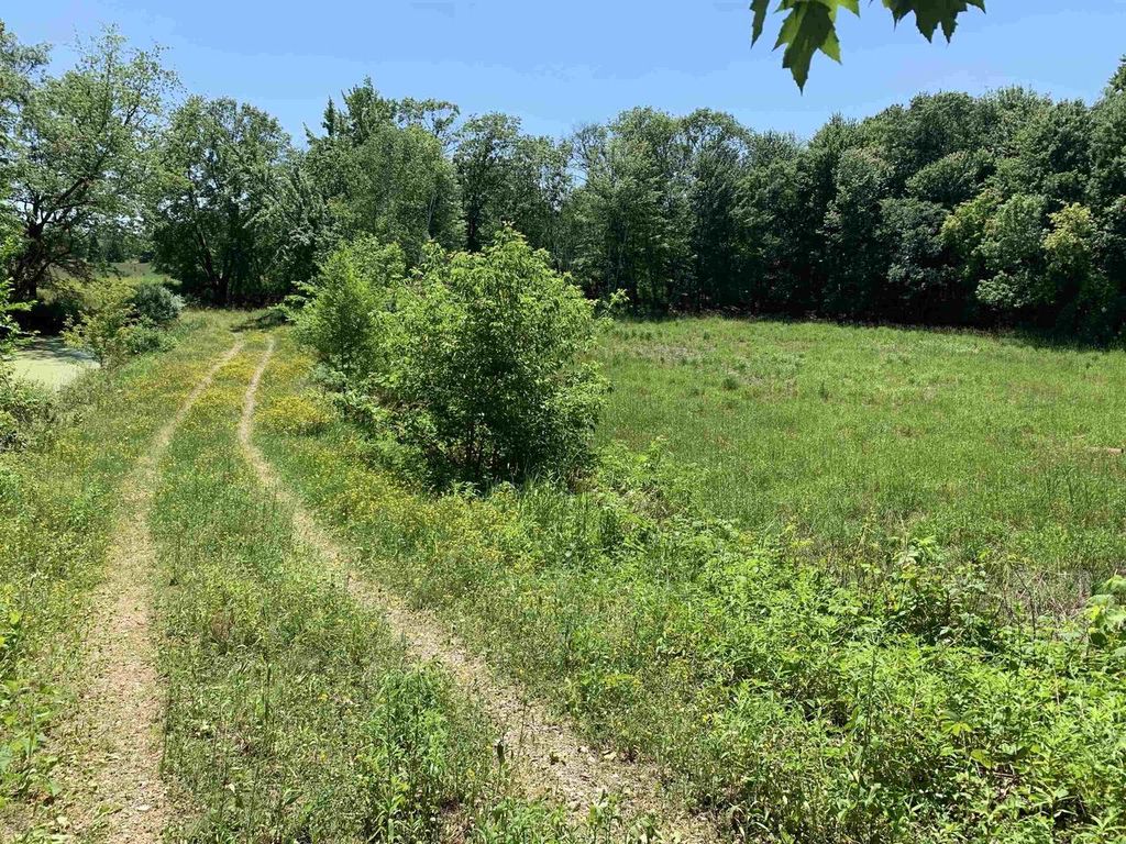 Photo of 2001 State Rd 54, Waupaca, WI 54981 (MLS # 50321578)