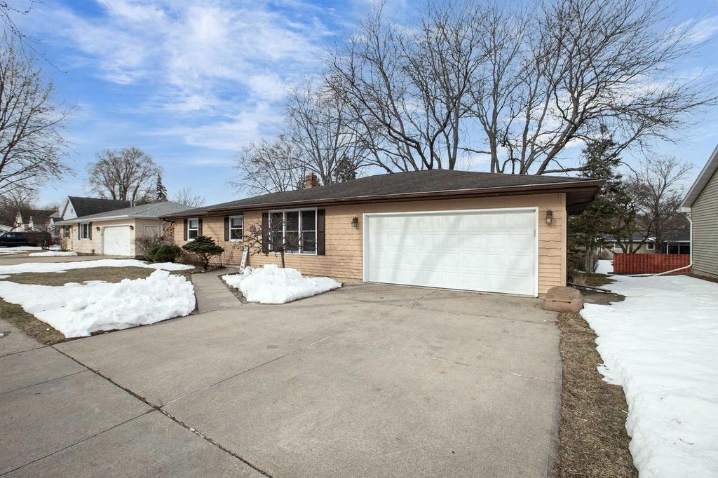 Photo of 715 Sheridan STREET, Kaukauna, WI 54130 (MLS # 50322633)