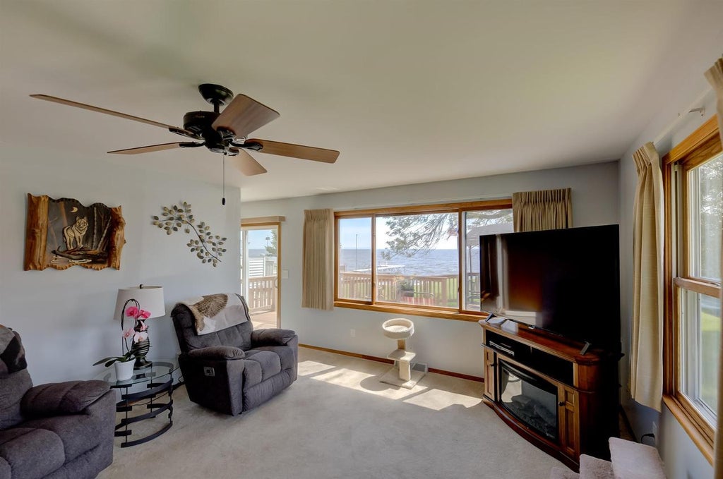Photo of 28 Lake STREET, Oshkosh, WI 54901 (MLS # 50324121)