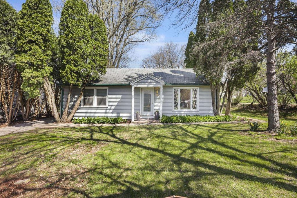 Photo of 326 S Midvale BOULEVARD, Madison, WI 53705 (MLS # 2018024)