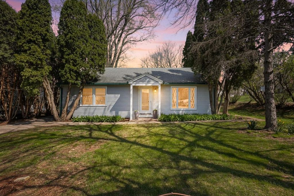 Photo of 326 S Midvale BOULEVARD, Madison, WI 53705 (MLS # 2018024)