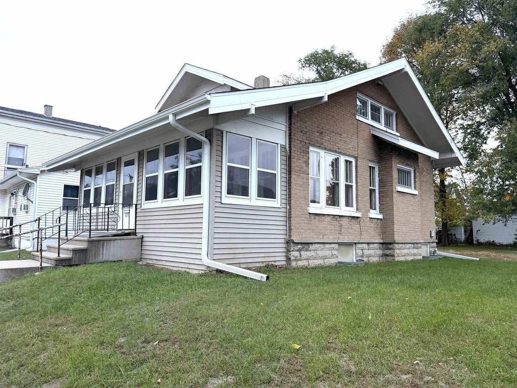 Photo of 619 Middle STREET, Beloit, WI 53511 (MLS # 2034665)