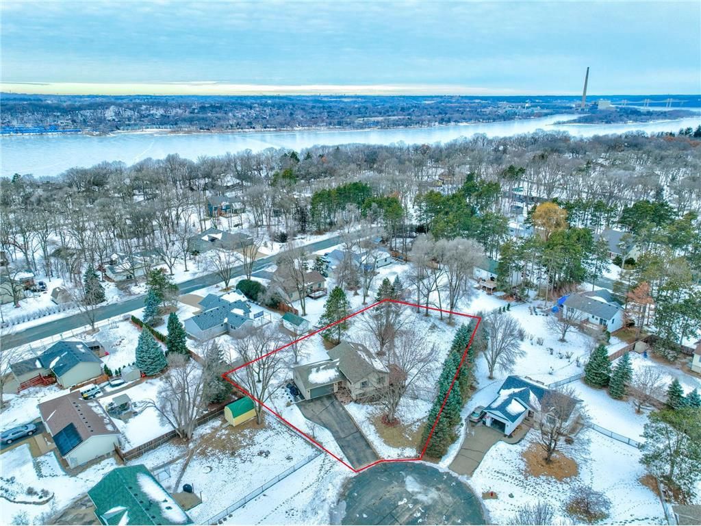 Photo of 811 Fox Tree LANE, Hudson, WI 54016 (MLS # 6825311)