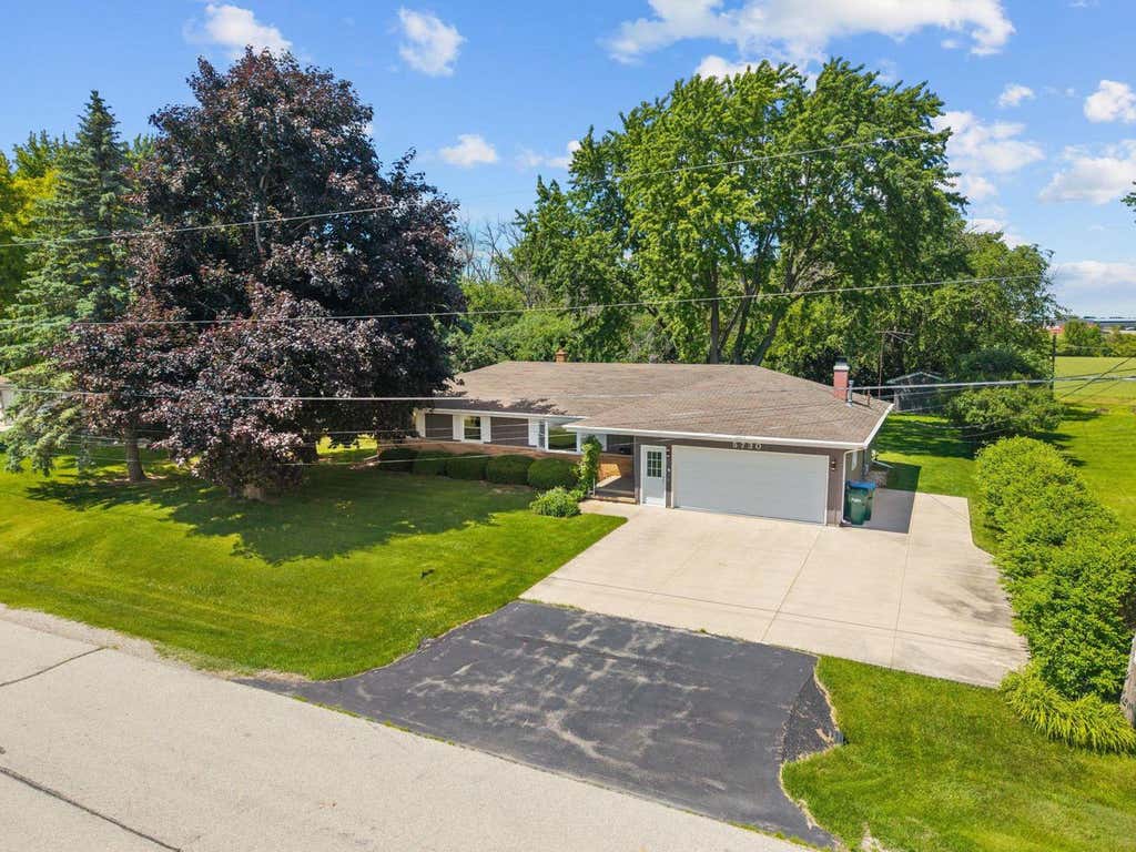Photo of 5730 W Sandra DRIVE, Appleton, WI 54913 (MLS # 50327924)