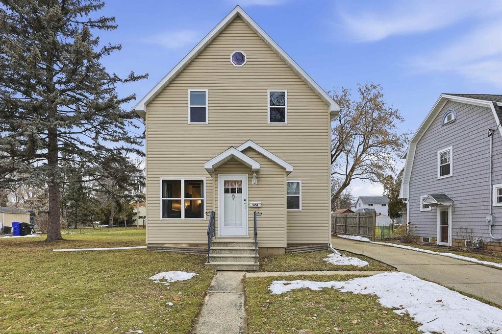 Photo of 524 E McKinley STREET, Appleton, WI 54915 (MLS # 50319988)