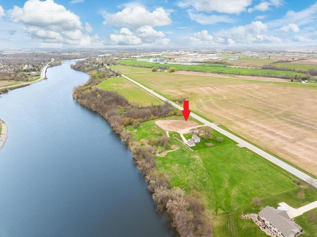 Photo of 4351 Lost Dauphin ROAD, De Pere, WI 54115 (MLS # 50324412)