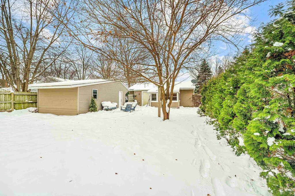Photo of 936 RIDGEWOOD WAY, Madison, WI 53713 (MLS # 2011593)