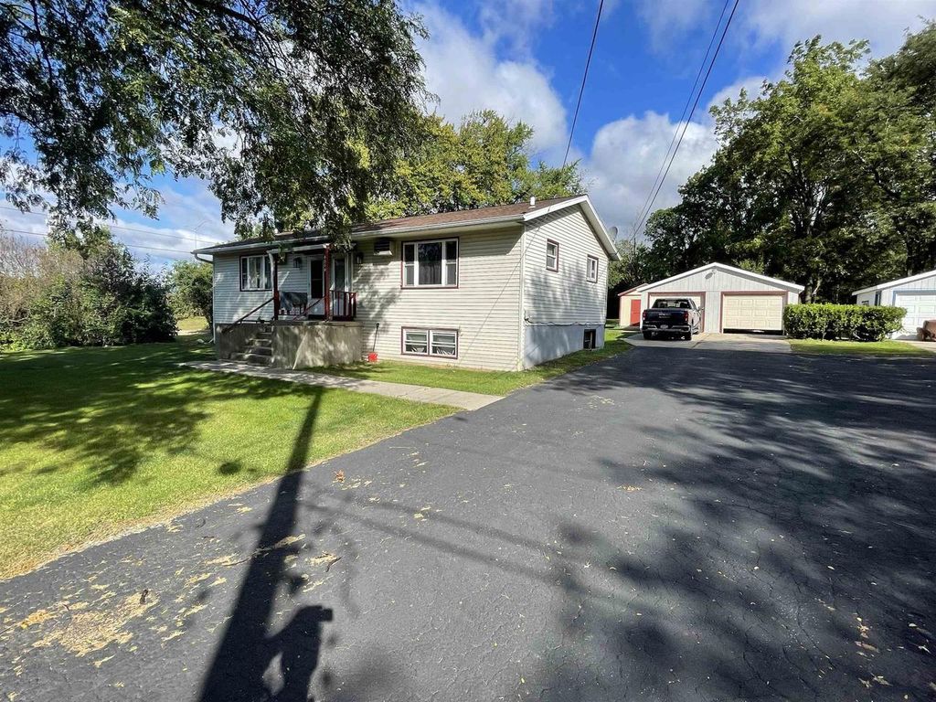 Photo of 5270 N 58th STREET, Milwaukee, WI 53218 (MLS # 1944134)