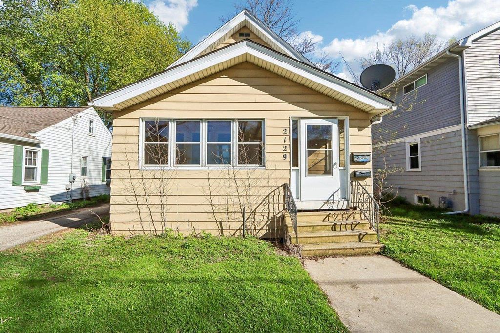 Photo of 2129 E Johnson STREET, Madison, WI 53705 (MLS # 2021022)