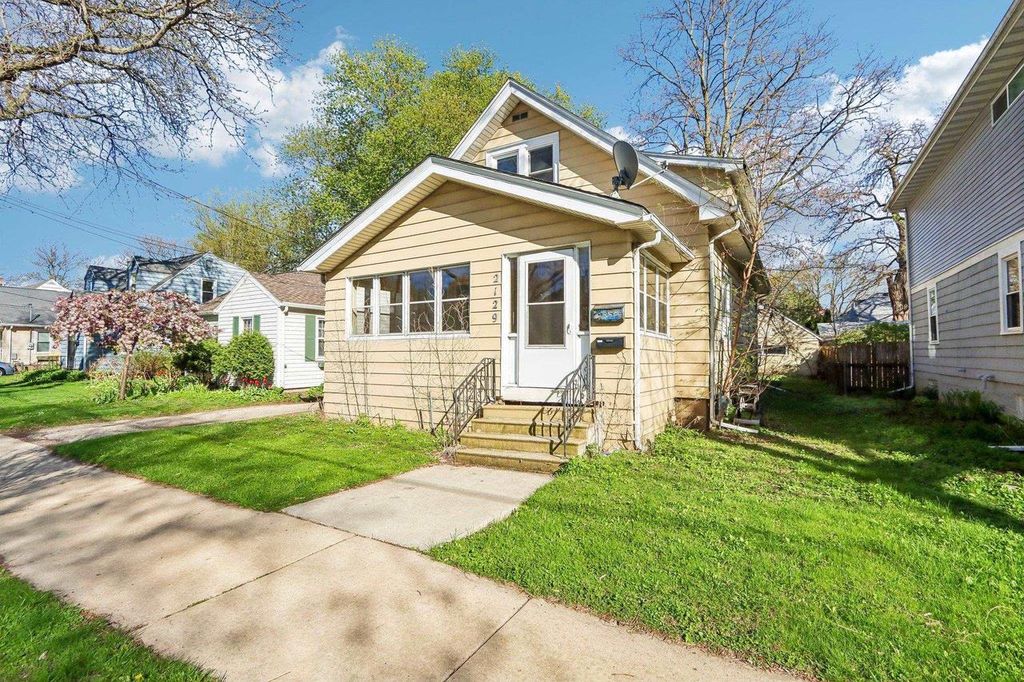Photo of 2129 E Johnson STREET, Madison, WI 53705 (MLS # 2021022)