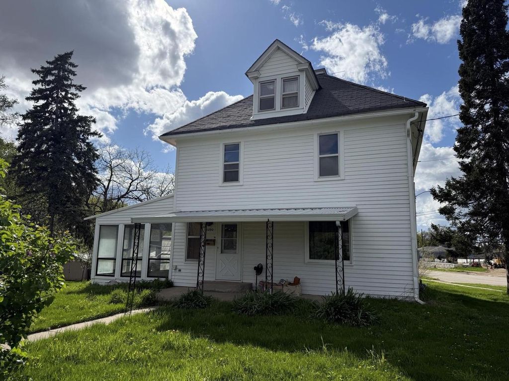 Photo of 1090 N 2nd STREET, Platteville, WI 53818 (MLS # 2023701)